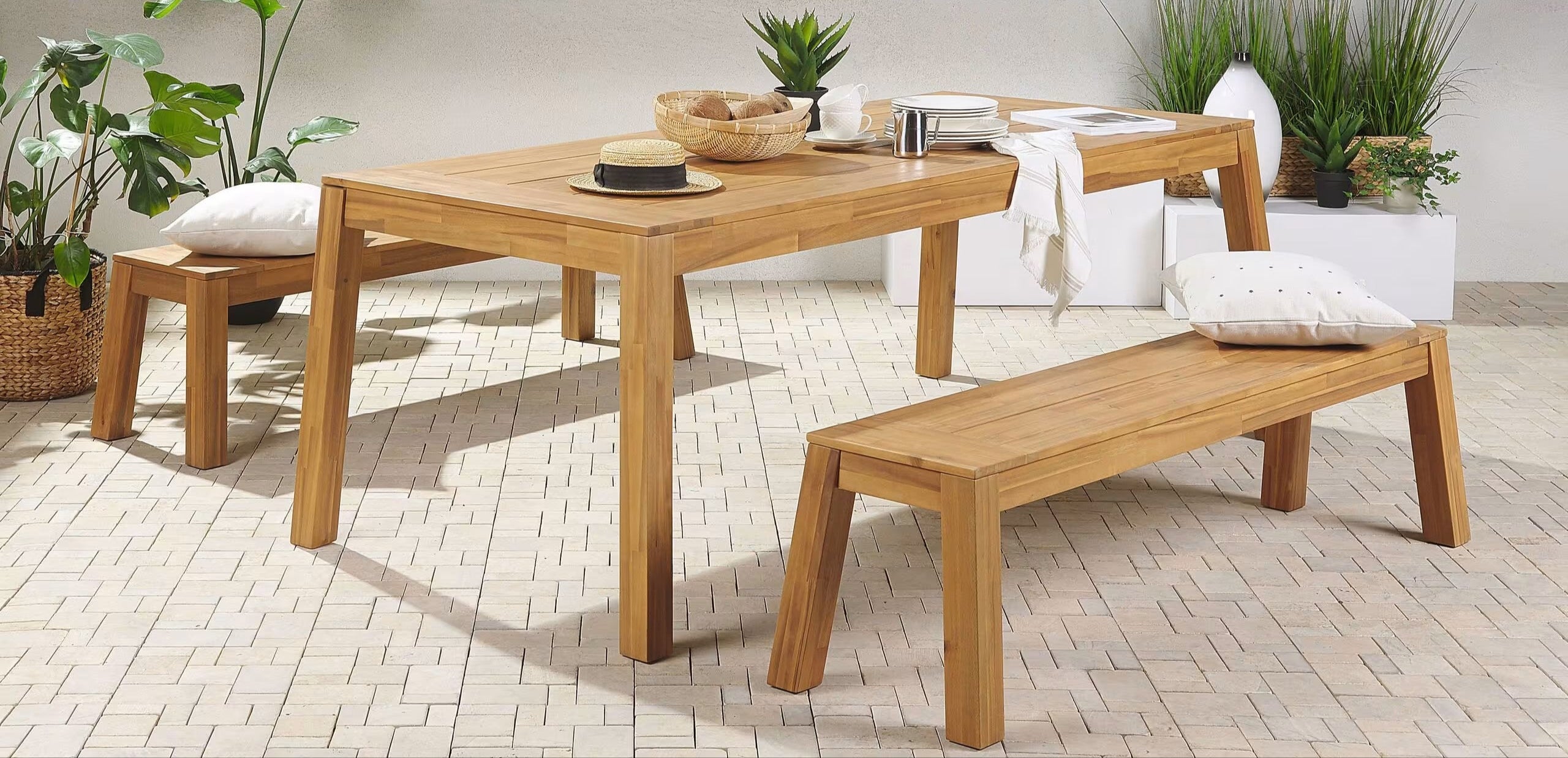Dining Set for 6 People in Light Acacia Wood